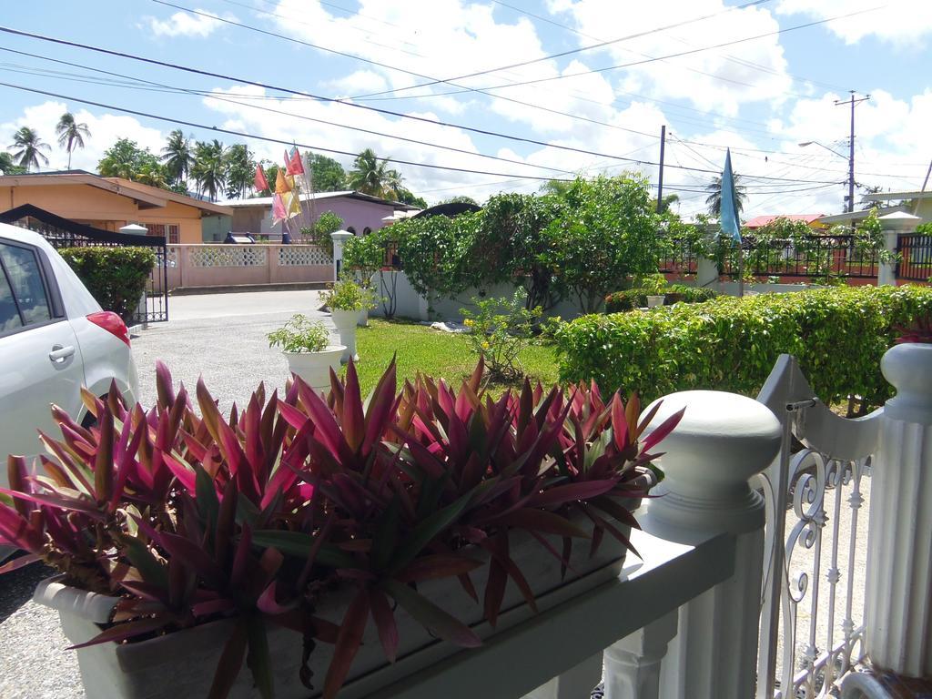 Airport Inn Piarco Extérieur photo